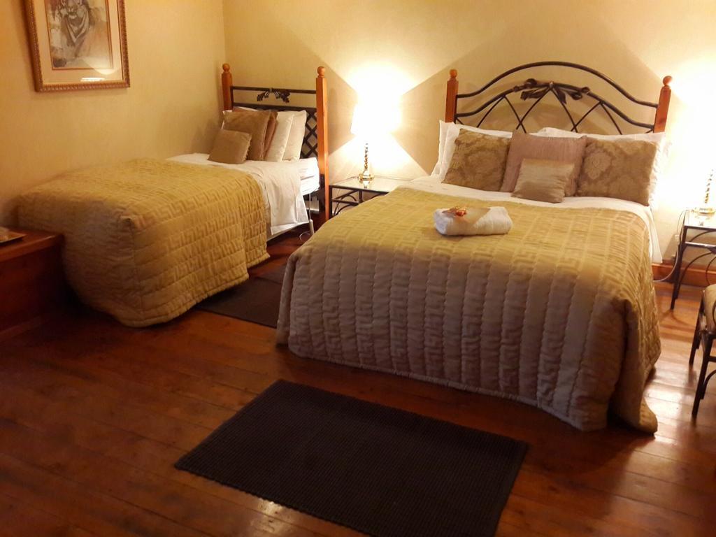 Cecil John Rhodes Guest House Kimberley Room photo