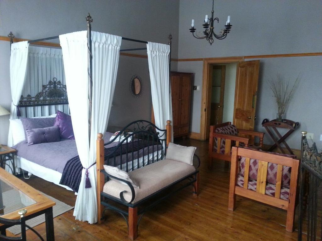 Cecil John Rhodes Guest House Kimberley Room photo